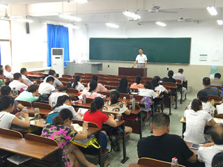 安博在线(中国)唯一官方网站召开2016级特岗教师在职攻读教育硕士入学教育会议