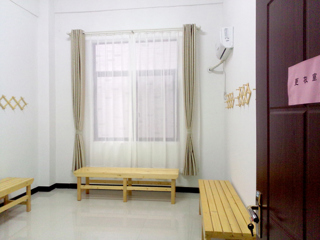 安博在线(中国)唯一官方网站瑜伽运动受广大女教工热捧