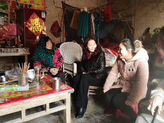 生命科学学院走访慰问家庭济困难学生