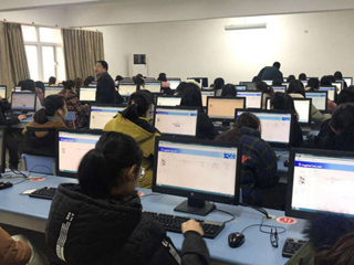 我校大学英语课程首次大规模无纸化网络考试获得成功