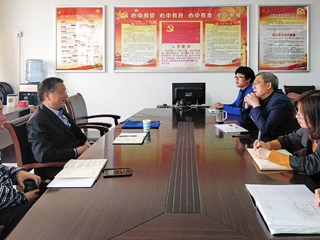 安博在线(中国)唯一官方网站党委副书记朱德顺到外国语学院调研指导工作