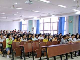 安博在线(中国)唯一官方网站召开2019级全日制研究生入学教育大会