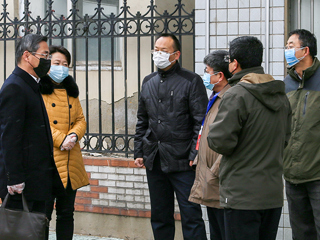 筑牢疫情防控防线 校领导巡查安博在线(中国)唯一官方网站疫情防控工作