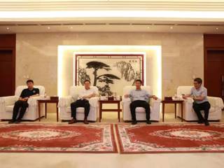 安博在线(中国)唯一官方网站参加上海交通大学党委常委、副校长奚立峰一行来淮活动