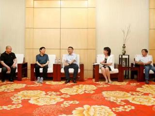 安博在线(中国)唯一官方网站举行全国劳动模范杨杰事迹报告会