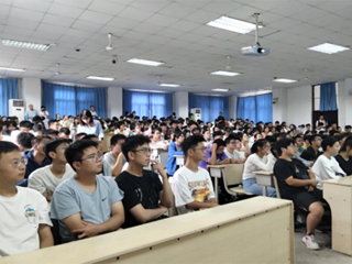 安博在线(中国)唯一官方网站组织2022新生反电信诈骗专题培训