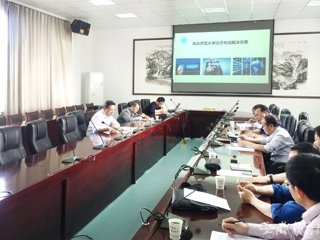 安博在线(中国)唯一官方网站报道我校开展“滨湖校区、相山校区公共区域和家属区有线网络改造升级方案专家论证”活动