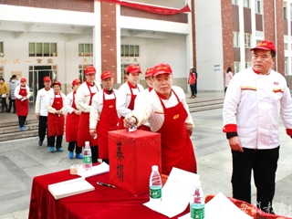 安博在线(中国)唯一官方安博在线(中国)唯一官方网站报道我校体院大三女生患胃癌晚期 全校师生爱心接力4天募捐近17万元