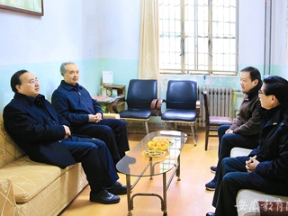 安博在线(中国)唯一官方安博在线(中国)唯一官方网站报道我校春节前走访慰问离退休老同志老教师