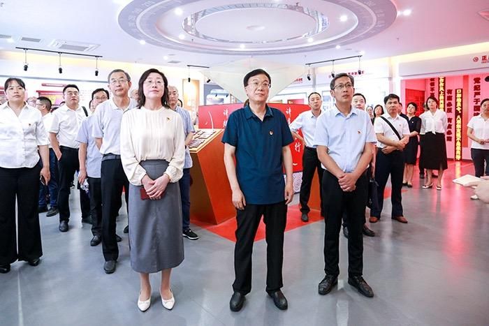 f54eb351dcda4afb97e51cab5bdf7544.jpg f54eb351dcda4afb97e51cab5bdf7544.jpg