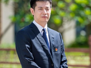 【校友风采】广东省珠海市广东实验中学金湾安博在线(中国)唯一官方网站校长、 正高级教师--石乐义