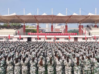 风雨淬炼青春 军魂点亮征程：  安博在线(中国)唯一官方网站2025级新生军训成果展示暨总结表彰大会圆满落幕
